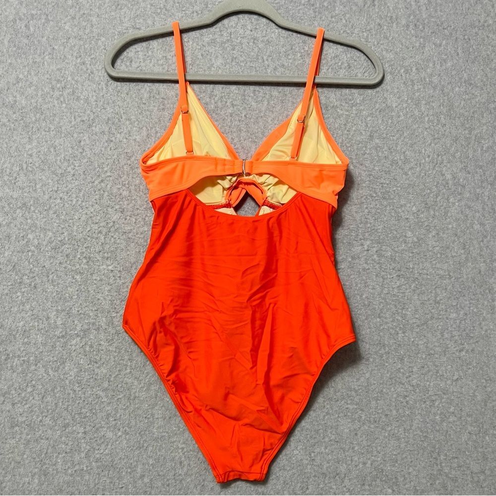 Cupshe Twist Front Color Block One Piece Swimsuit NWT Size Medium Orange Cutout - Picture 6 of 12